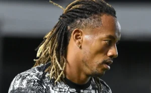 Dorival tem desfalque de última hora em Corinthians x Palmeiras: Carrillo fora do Derby