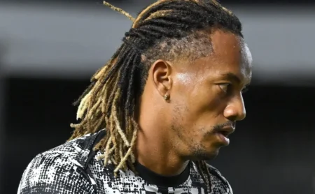 Dorival tem desfalque de última hora em Corinthians x Palmeiras: Carrillo fora do Derby