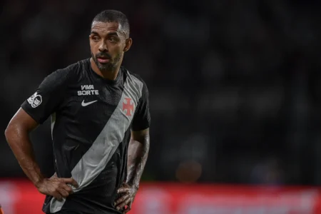 Dúvida no ataque contra o Botafogo: Paulo Henrique vê concorrência com Puma se intensificar