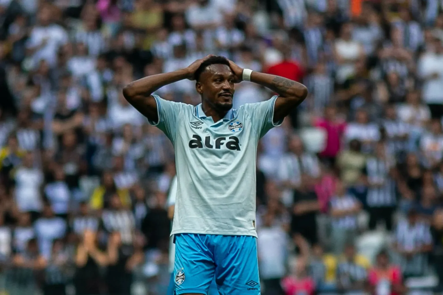 Edenilson: do carinho no Inter ao reencontro com a torcida no Grêmio