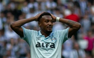 Edenilson acerta a trave: Grêmio lidera e controla o Novo Hamburgo na Arena