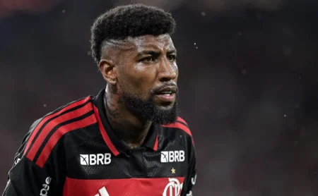 Emerson Royal recebe críticas da torcida do Flamengo após atuação contra o Sampaio Corrêa-RJ