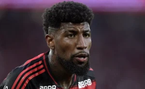 Emerson Royal: Venda pelo Flamengo considerada com boa proposta após críticas da torcida