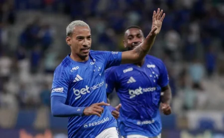 Escalação do Cruzeiro: Tite mantém trio ofensivo com Kaio Jorge, Gerson e Matheus Pereira