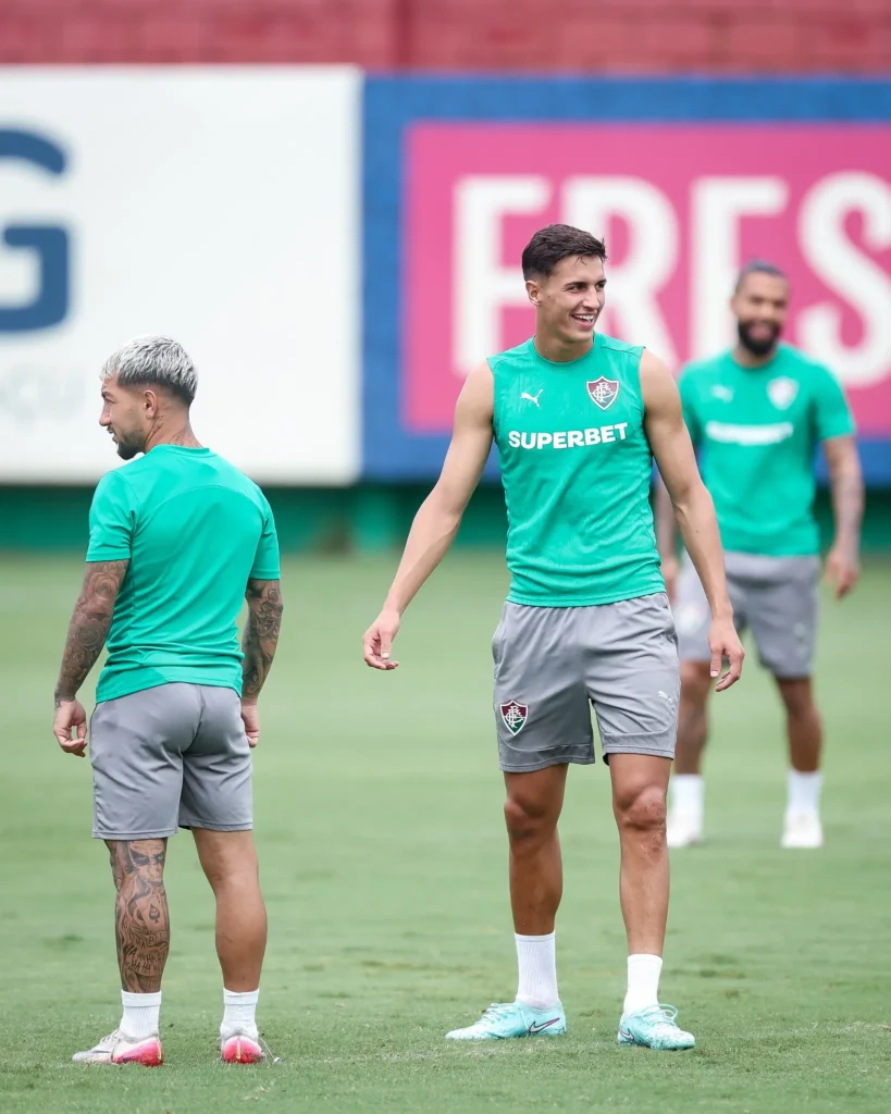 Escalação do Fluminense: Bernal começa no meio contra o Botafogo