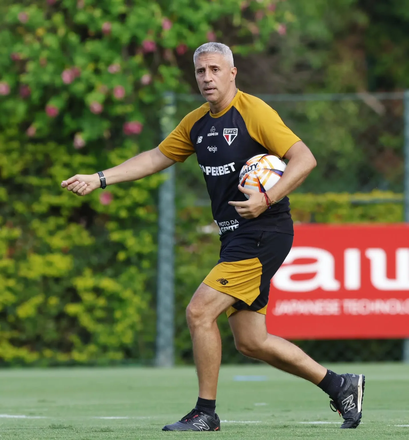 Escalação do São Paulo: Crespo terá reforço e dois retornos nas quartas de final do Paulistão