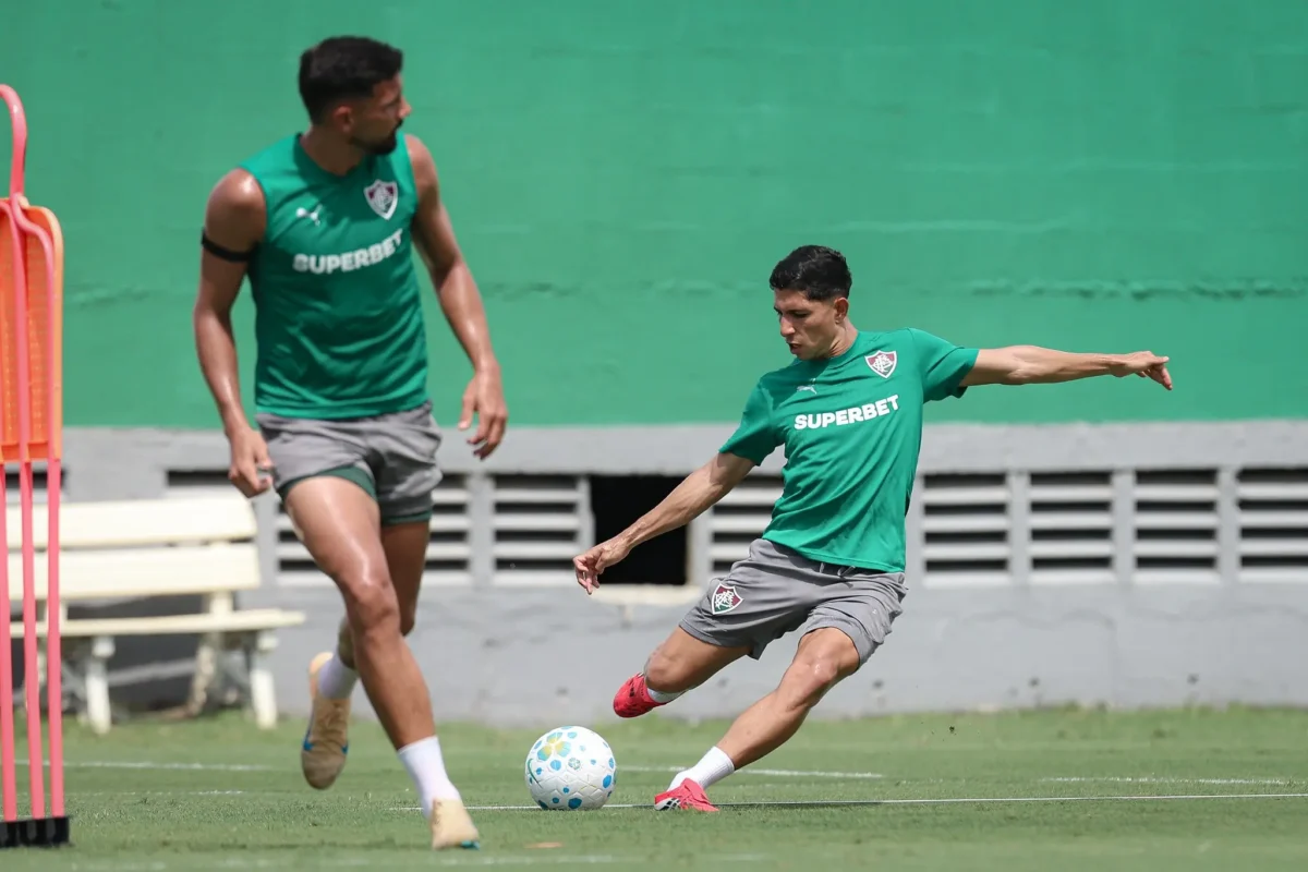 Escalação do Fluminense: Savarino deve ser titular contra o Palmeiras, no lugar de Canobbio