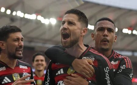 Escalação do Flamengo: Jorginho retorna e Filipe Luís define time com Cebolinha e Carrascal contra o Lanús Escalação do Flamengo: Jorginho retorna e Filipe Luís define time com Cebolinha e Carrascal contra o Lanús