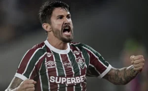 Everaldo pode deixar o Fluminense após oferta dos Emirados Árabes