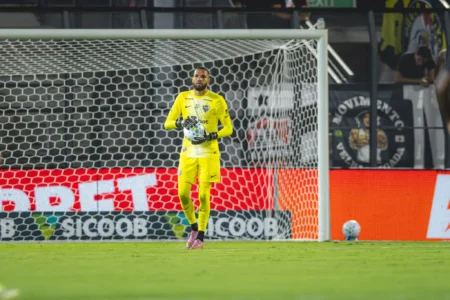 Everson critica arbitragem após derrota do Atlético-MG: "Fomos prejudicados"