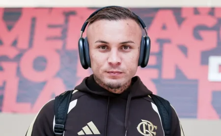 Everton Cebolinha lamenta nova suplência no Flamengo: "Infelizmente não entrei logo"
