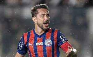 Everton Ribeiro, ídolo flamenguista, adia aposentadoria e estende sua carreira.