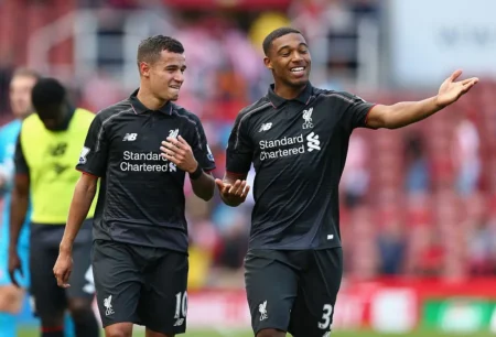 Ex-colega de Philippe Coutinho no Liverpool é detido em aeroporto na Inglaterra