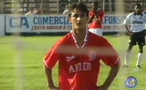 Ex-jogador de Flamengo e da Seleção Brasileira, Leandro Machado é investigado por suspeita de crime sexual