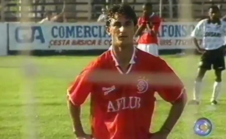 Ex-jogador de Flamengo e da Seleção Brasileira, Leandro Machado é investigado por suspeita de crime sexual