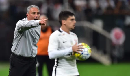 Fagner: De Corinthians à Seleção, busca sequência como titular sob o comando de Tite