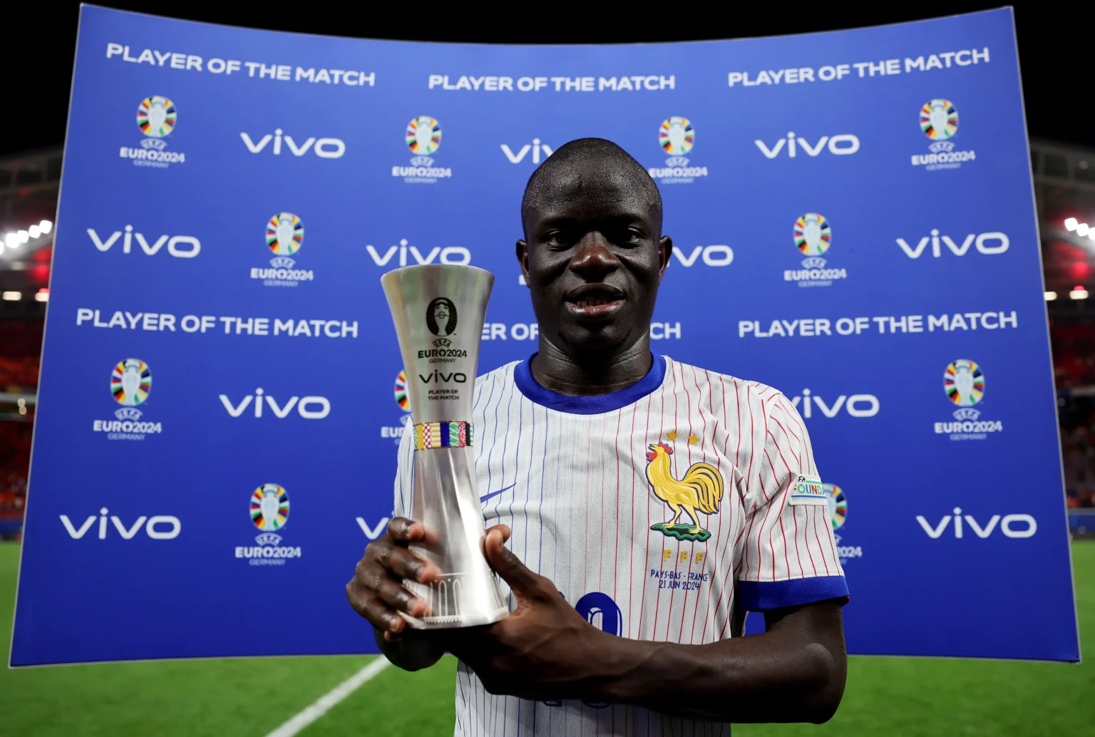Fenerbahçe contrata Kanté até 2028
