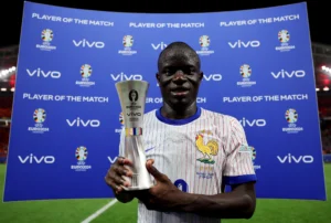 Fenerbahçe contrata Kanté até 2028