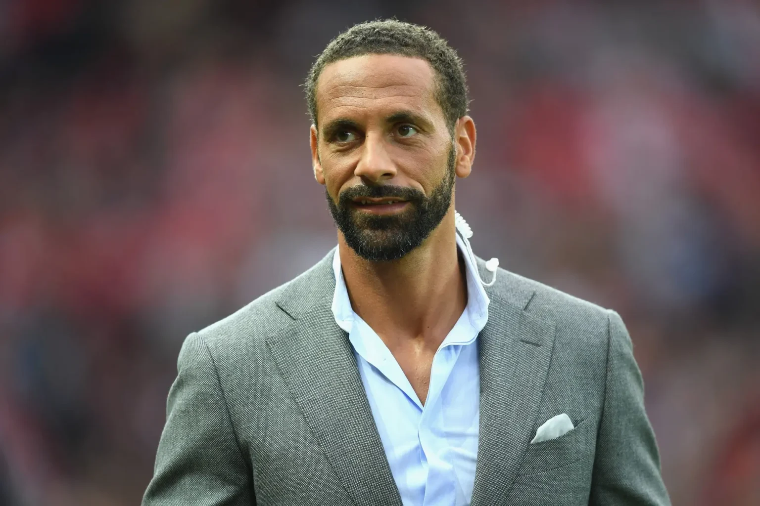 Ferdinand revela uso de cadeira de rodas devido a lesões na carreira