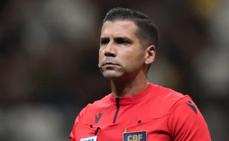 FERJ designa Bruno Arleu de Araújo para apitar Botafogo x Flamengo pelo Carioca 2026