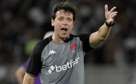 Fernando Diniz não consegue impor agressividade ao Vasco na derrota para o Bahia em São Januário