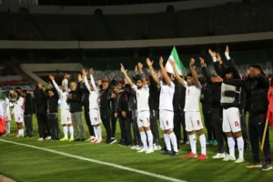 FIFA acompanha conflitos no Irã, que disputará a Copa do Mundo nos EUA FIFA acompanha conflitos no Irã, que disputará a Copa do Mundo nos EUA