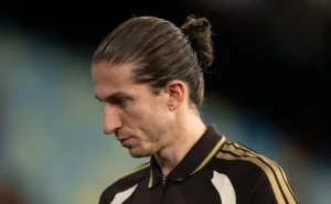 Filipe Luís prioriza recuperação do Flamengo e afasta planos para o Carnaval