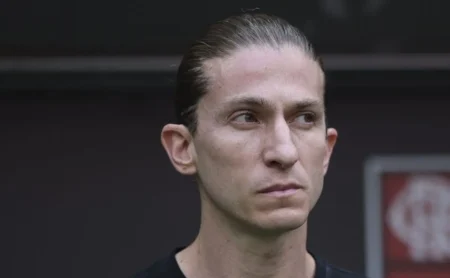 Filipe Luís descarta proposta por Everton Cebolinha e deseja mantê-lo no Flamengo