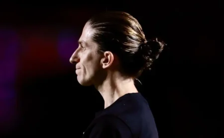 Filipe Luís recebe críticas em Lanús x Flamengo e torcida protesta contra o técnico online