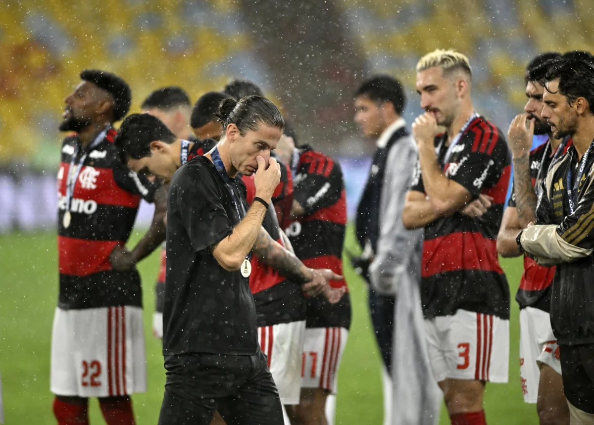 Filipe Luís analisa derrota do Flamengo e vice na Recopa: "Fizemos um grande jogo"