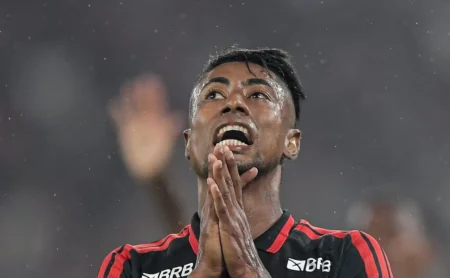 Fim de contrato no Flamengo: futuro de Bruno Henrique, Cebolinha, Alex Sandro, Danilo e Dyogo Alves em aberto Fim de contrato no Flamengo: futuro de Bruno Henrique, Cebolinha, Alex Sandro, Danilo e Dyogo Alves em aberto