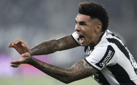 Flamengo avalia investimento de R$ 125 milhões em Igor Jesus, ex-Botafogo