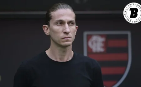 Flamengo atinge marca de 50 jogos com Filipe Luís contra times do G-12 e soma 28 vitórias