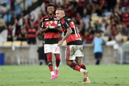 Flamengo busca virada contra Lanús na Recopa com atacantes em baixa; veja os números