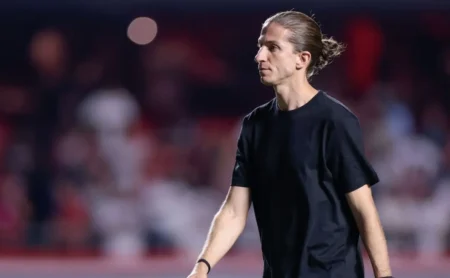 Flamengo busca alívio no Carioca com retorno e enfrenta Sampaio Corrêa sob pressão