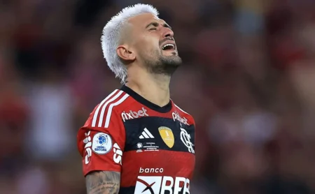 Flamengo busca virada histórica: apenas seis times reverteram desvantagem na Recopa Sul-Americana Flamengo busca virada histórica: apenas seis times reverteram desvantagem na Recopa Sul-Americana