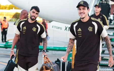 Flamengo chega à Argentina e inicia preparação para a final da Recopa no CT do Boca