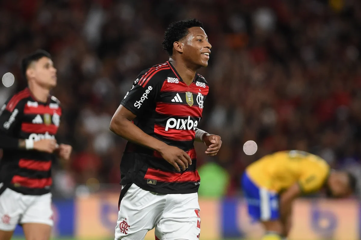 Flamengo divulga lista de relacionados para o jogo contra o Lanús na Recopa, sem Plata e Jorginho
