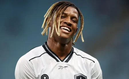 Flamengo: Danilo não é alvo e jornalista nega negociações Flamengo: Danilo não é alvo e jornalista nega negociações