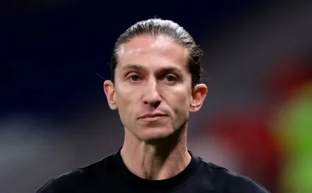 Flamengo derrota o Sampaio Corrêa e Filipe Luís demonstra evolução tática no corredor direito