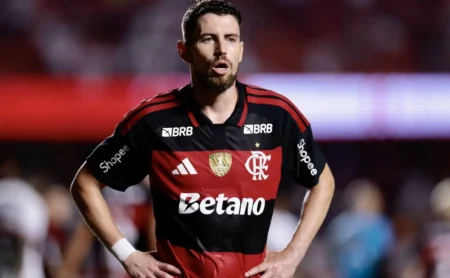 Flamengo divulga desfalques para o jogo contra o Vitória: Jorginho, Saúl e Luiz Araújo fora. Flamengo divulga desfalques para o jogo contra o Vitória: Jorginho, Saúl e Luiz Araújo fora.