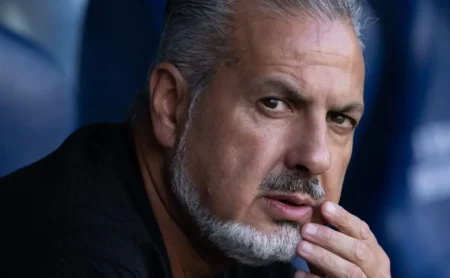 Flamengo define contratação de centroavante apenas por empréstimo na janela atual Flamengo define contratação de centroavante apenas por empréstimo na janela atual