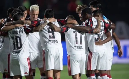 Flamengo enfrenta dificuldades na Argentina, perde e decide em casa