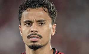 Flamengo empresta Allan, mas Corinthians desiste após exigência de taxa