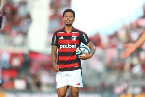 Flamengo e Corinthians negociam empréstimo de Allan