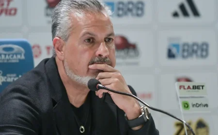 Flamengo nega que falta de reforços no ataque seja causa de início de temporada instável