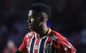 Flamengo pode liberar atacante e envolver Luiz Araújo em negociação por Marco Antônio