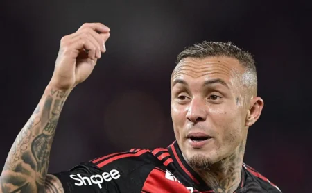 Flamengo planeja renovação de Cebolinha com aumento e contrato estendido. Flamengo planeja renovação de Cebolinha com aumento e contrato estendido.