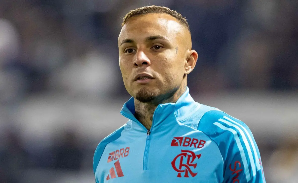 Flamengo prepara contrato milionário e não cede ao Corinthians por Everton Cebolinha Flamengo prepara contrato milionário e não cede ao Corinthians por Everton Cebolinha