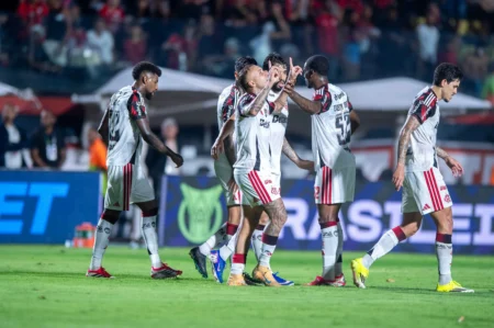 Flamengo: um mês de readaptação turbulenta ao calendário